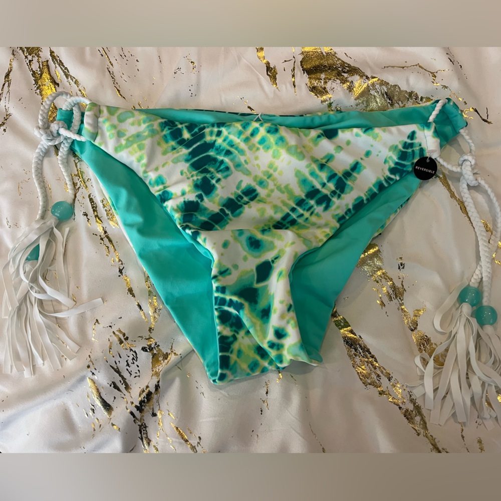 NWT!! Victorias Secret reversible bikini bottoms, white/turquoise tiedye large
